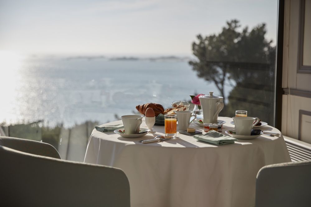 Manoir de Lan Kerellec - Breakfast